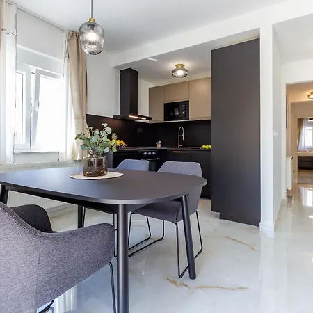 Lpl Luxury Apartament