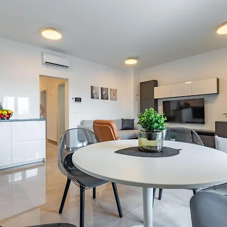 Lpl Luxury Apartament *