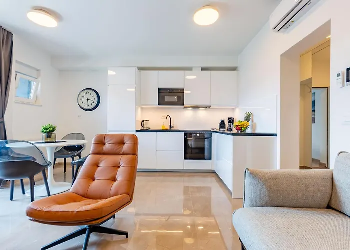 Lpl Luxury Apartman *