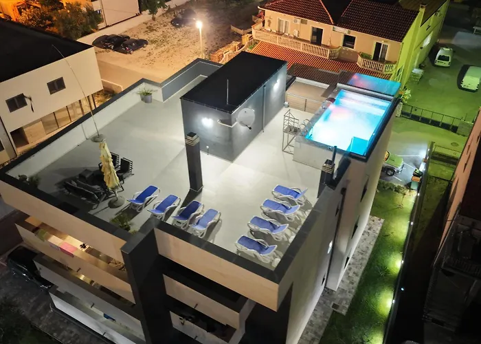 Lpl Luxury Apartman *