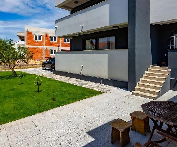 Lpl Luxury Apartment