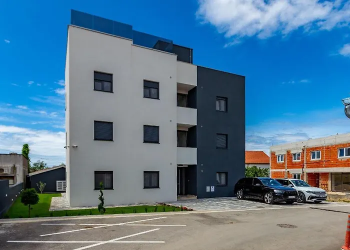 Lpl Luxury Apartment