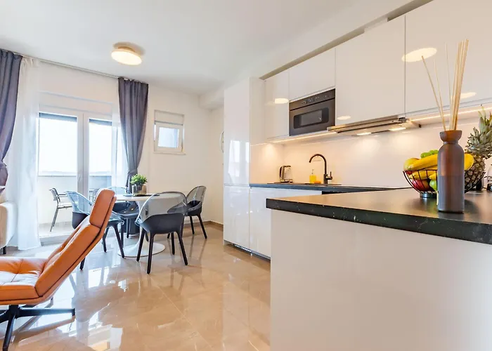 Lpl Luxury Apartment